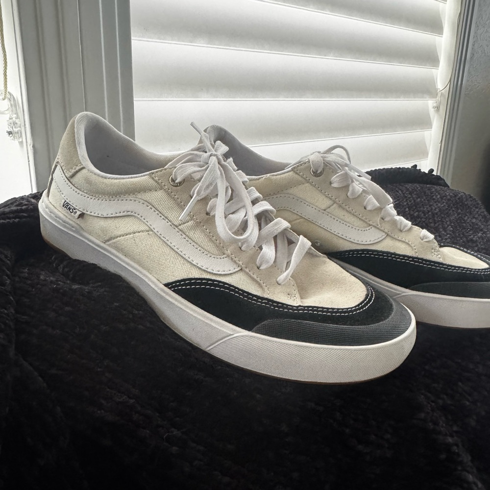 Vans Men's Cream and Black Sneakers